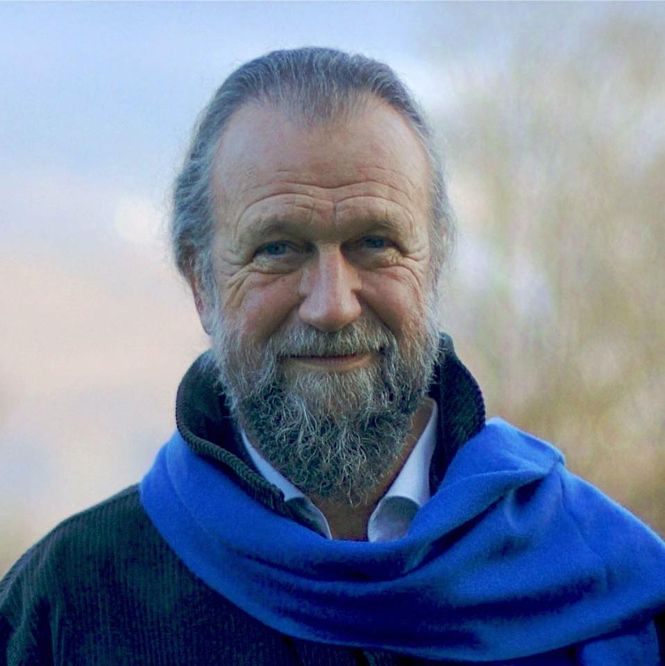 L’HOMME NOBLE HABITE EN POÈTE LA TERRE